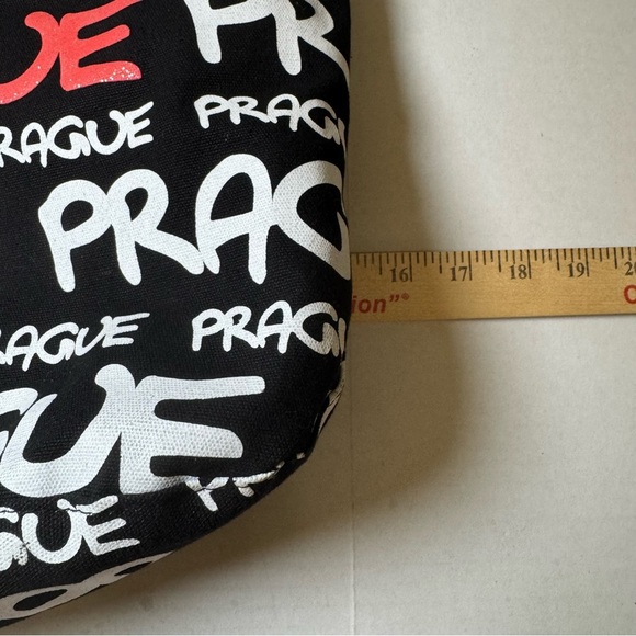 Robin Ruth Souvenir World Hobo Handbag - Picture 6 of 7